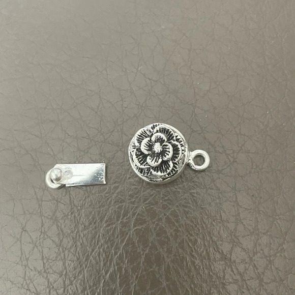 Small Special Clasp For Jewelry Making - Picture 3 of 5